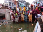 Prayers and offerings at the Ganges River in Varanasi